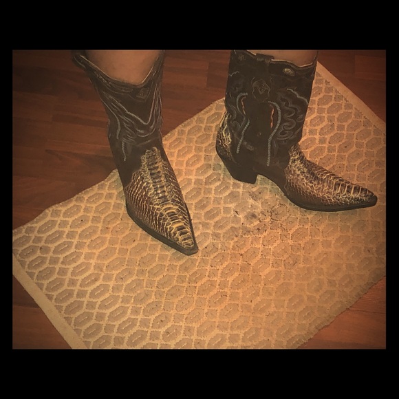 Handmade Mexican Boots - Picture 1 of 3